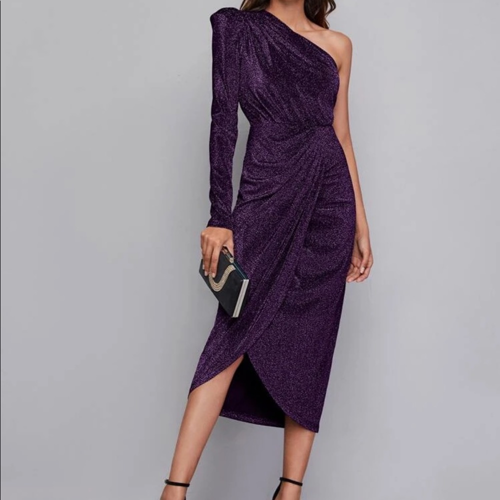 One shoulder dress